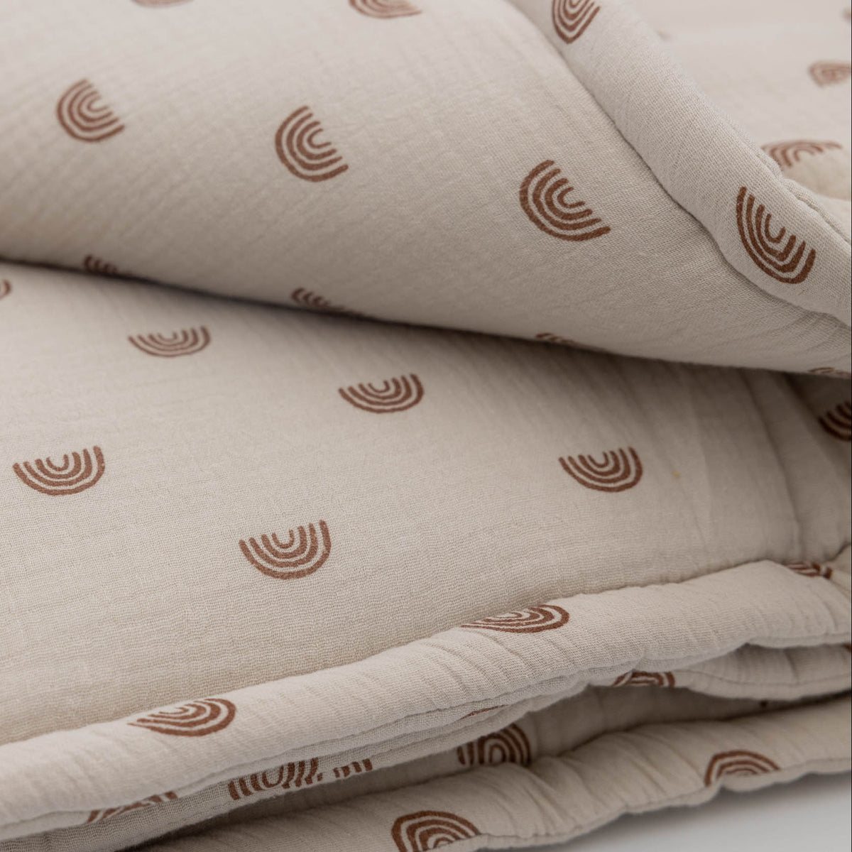 Zwergensache Krabbeldecke "110x110 cm" - Regenbogen beige
